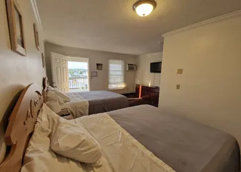 Sandcastle Beachfront Inn hotel thumbnail 4