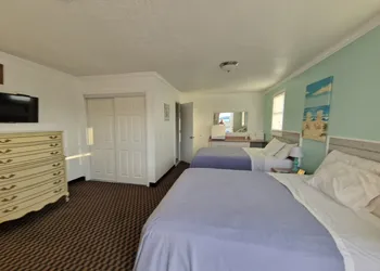 Sandcastle Beachfront Inn hotel thumbnail 5