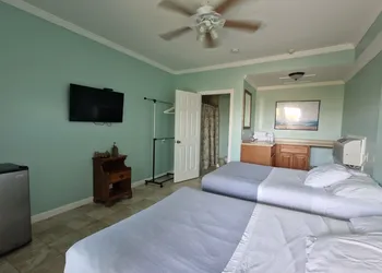 Sandcastle Beachfront Inn hotel thumbnail 6