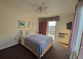 Sandcastle Beachfront Inn hotel thumbnail 7