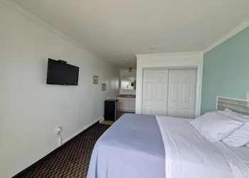 Sandcastle Beachfront Inn hotel thumbnail 8
