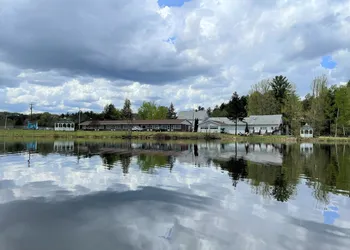 Sara Placid Inn & Suites hotel thumbnail 2