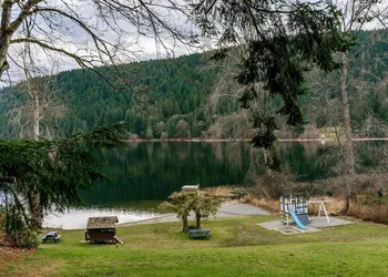 Green Acres Lakeside Resort Salt Spring Island hotel thumbnail 2