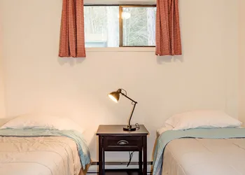 Green Acres Lakeside Resort Salt Spring Island hotel thumbnail 3