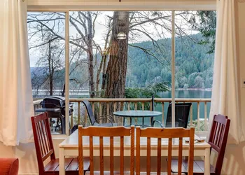 Green Acres Lakeside Resort Salt Spring Island hotel thumbnail 4
