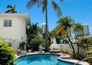 La Casa A North Beach Village Resort Hotel hotel thumbnail 2