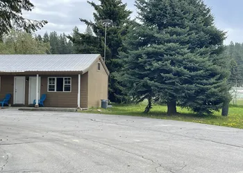 Kootenai Valley Motel hotel thumbnail 4