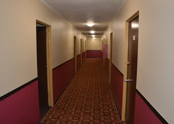 Village Inn hotel thumbnail 2