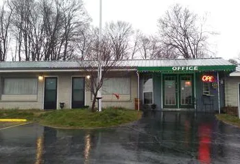 Eleven E Motel hotel thumbnail 2