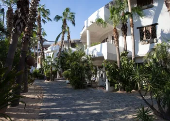Club Cascadas De Baja hotel thumbnail 4
