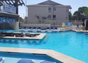 Grand Islander Hotel hotel thumbnail 2