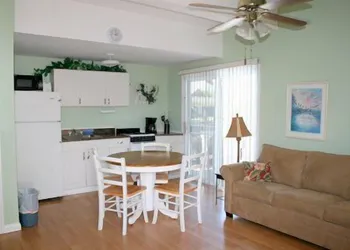 Silver Sands Villas hotel thumbnail 7