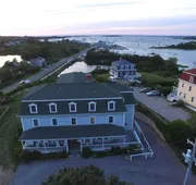 Payne's Harbor View Inn hotel detail image 4
