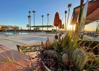 Las Palmas Hotel hotel thumbnail 2
