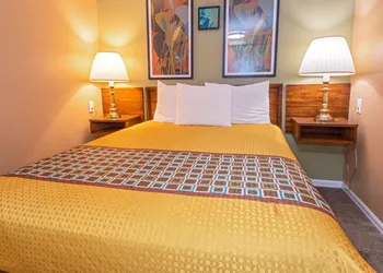 Far West Motel hotel thumbnail 2