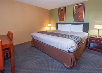 Far West Motel hotel thumbnail 6