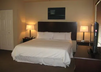 Ambassador Inn & Suites hotel thumbnail 5