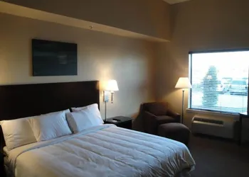 Ambassador Inn & Suites hotel thumbnail 6
