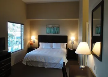 Ambassador Inn & Suites hotel thumbnail 8