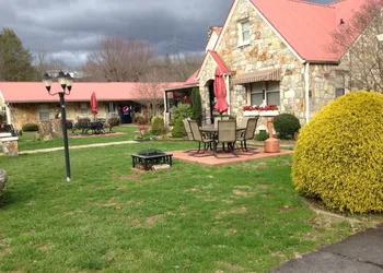Phillips Historic Motel & Cottages hotel thumbnail 2