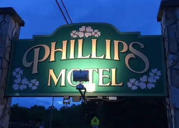 Phillips Historic Motel & Cottages hotel thumbnail 4