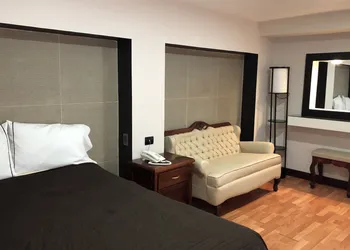 Hotel del Rey hotel thumbnail 4