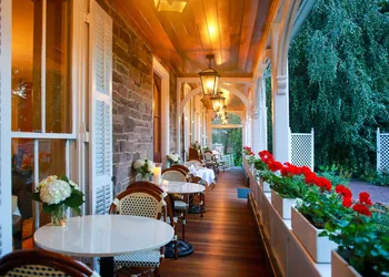 Woolverton Inn hotel thumbnail 2