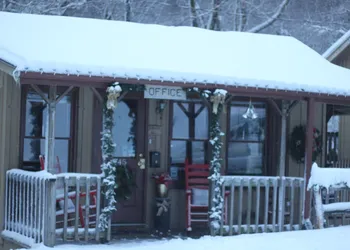 Evening Shade River Lodge and Cabins hotel thumbnail 2