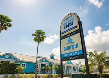 Sun Retreats Dunedin hotel thumbnail 2