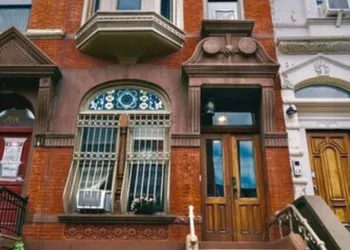 Northern Lights Mansion hotel thumbnail 2