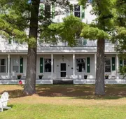 Historic Birch Lodge and Motel hotel detail image 7