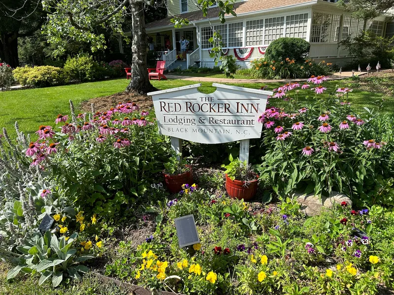 Red Rocker Inn hotel detail image 6