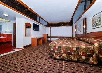 Americas Best Value Inn & Suites Los Angeles Downtown SW hotel thumbnail 2