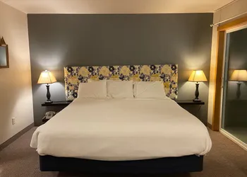 Sea Breeze Court hotel thumbnail 5