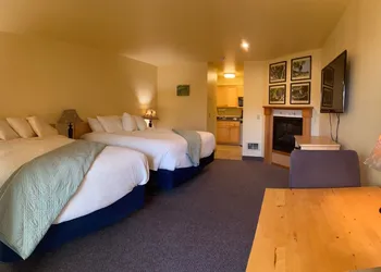 Sea Breeze Court hotel thumbnail 7
