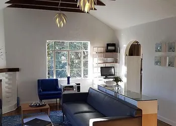 The Vagabond's House hotel thumbnail 2