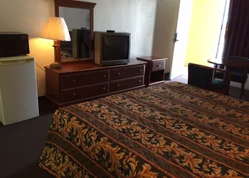 Ashburn Inn & RV Park hotel thumbnail 6