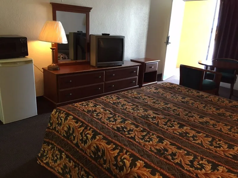 Ashburn Inn & RV Park hotel detail image 6
