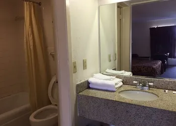 Ashburn Inn & RV Park hotel thumbnail 7