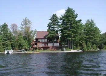 Westwind Inn on the Lake hotel thumbnail 7