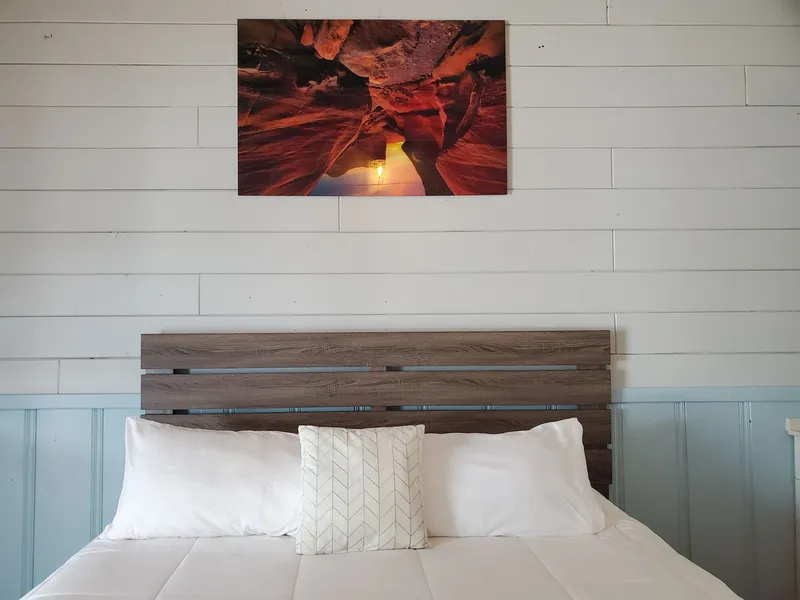 Hollywood Gardens Inn & Suites hotel detail image 2