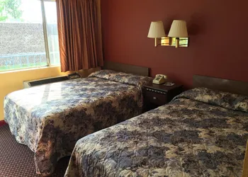 Super 7 Inn hotel thumbnail 8