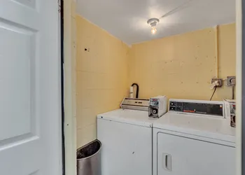 The Coral House Motel hotel thumbnail 7