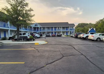 Fontana Village Inn hotel thumbnail 3