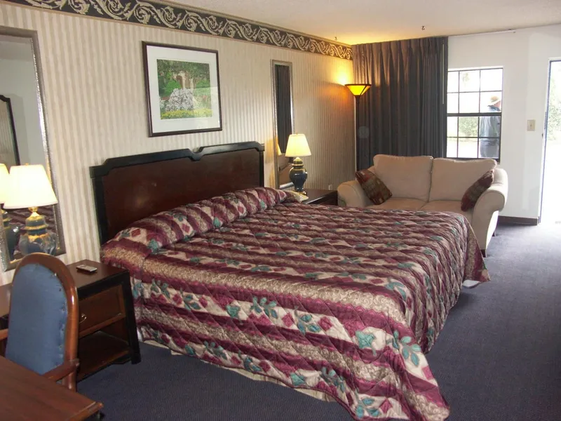 Deerwood Inn and Madison Campground hotel detail image 6