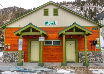June Lake Motel hotel thumbnail 2