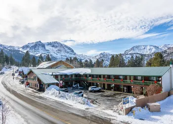 June Lake Motel hotel thumbnail 4