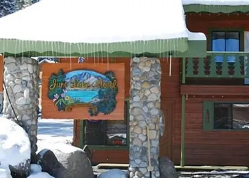 June Lake Motel hotel thumbnail 5