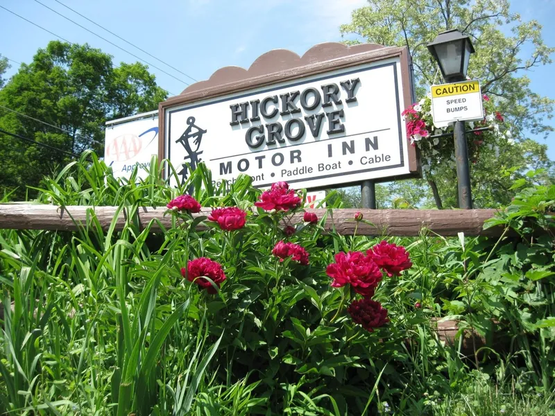 Hickory Grove Motor Inn hotel detail image 2