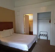 Hickory Grove Motor Inn hotel detail image 7